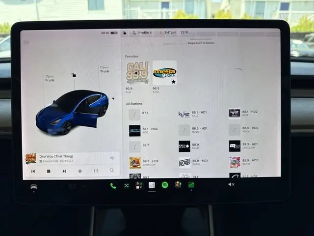 2020 Tesla Model 3 Standard Range Plus photo 4