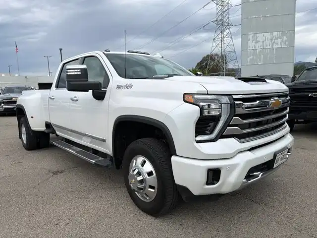 2025 Chevrolet Silverado HD High Country 4WD Crew Cab Long Box DRW's photo