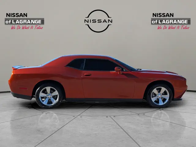 2021 Dodge Challenger SXT Auto photo 4