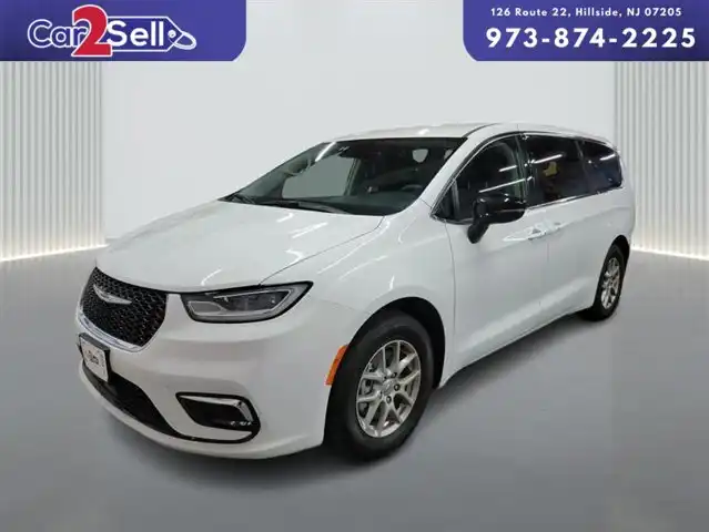 2024 Chrysler Pacifica Touring L's photo