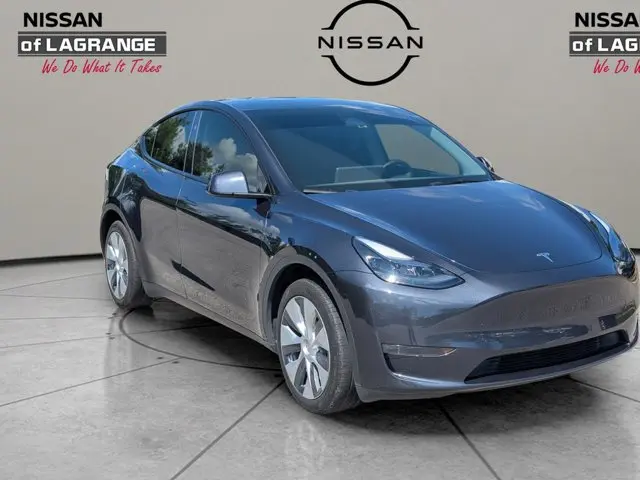 2024 Tesla Model Y Long Range Dual Motor AWD photo 3