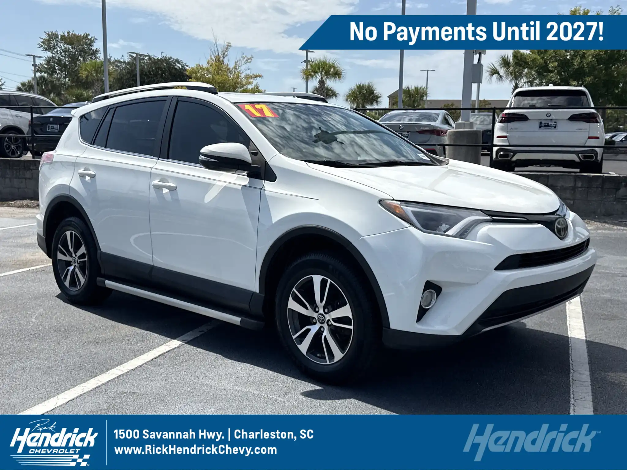 2017 Toyota RAV4 XLE's photo