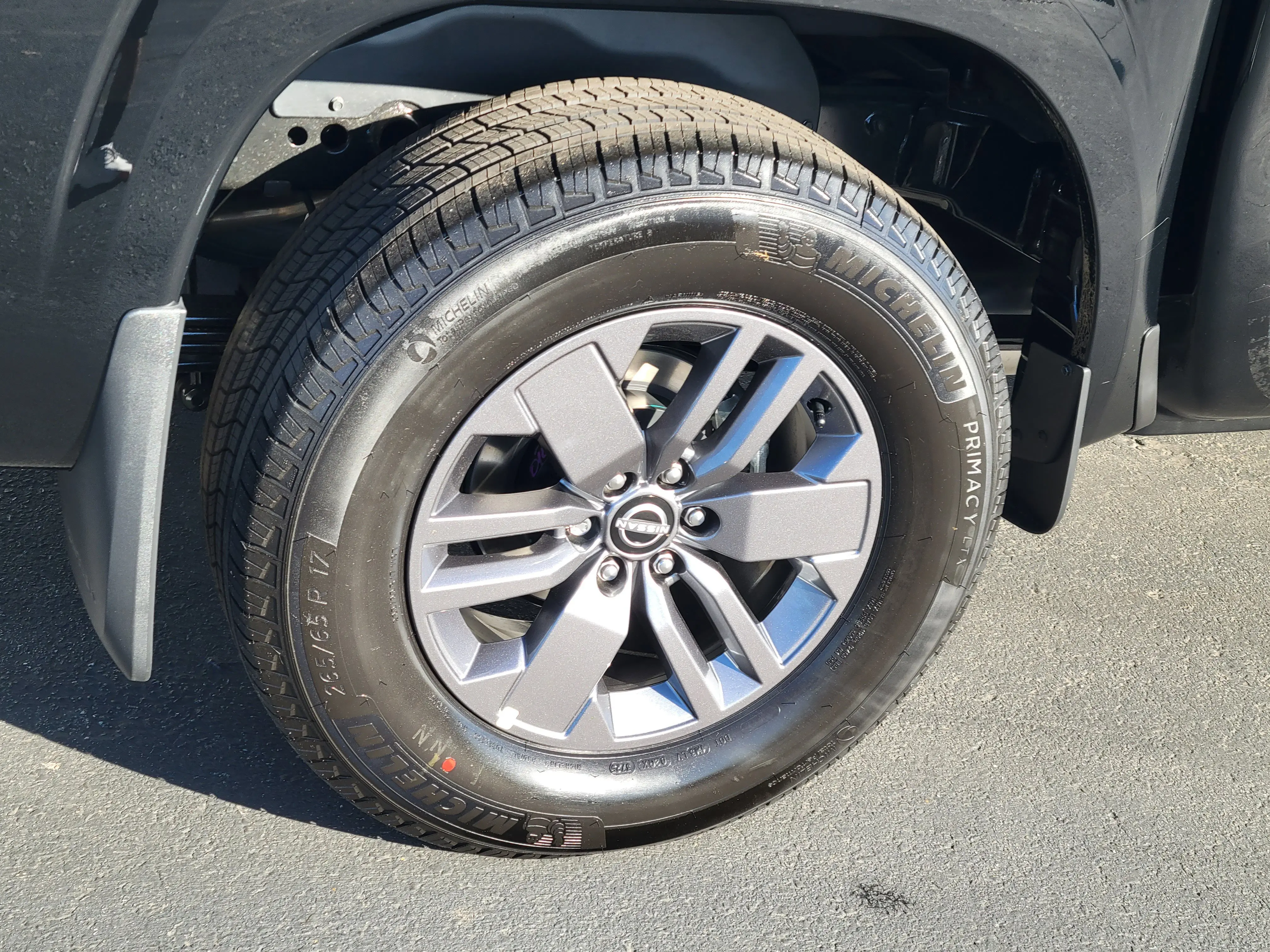 2026 Nissan Frontier SV Crew Cab 4X2 SWB photo 3
