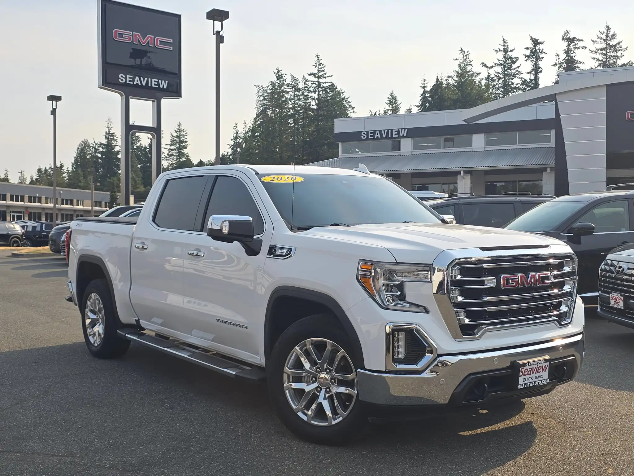 2020 GMC Sierra SLT 4WD Crew Cab Short Box's photo