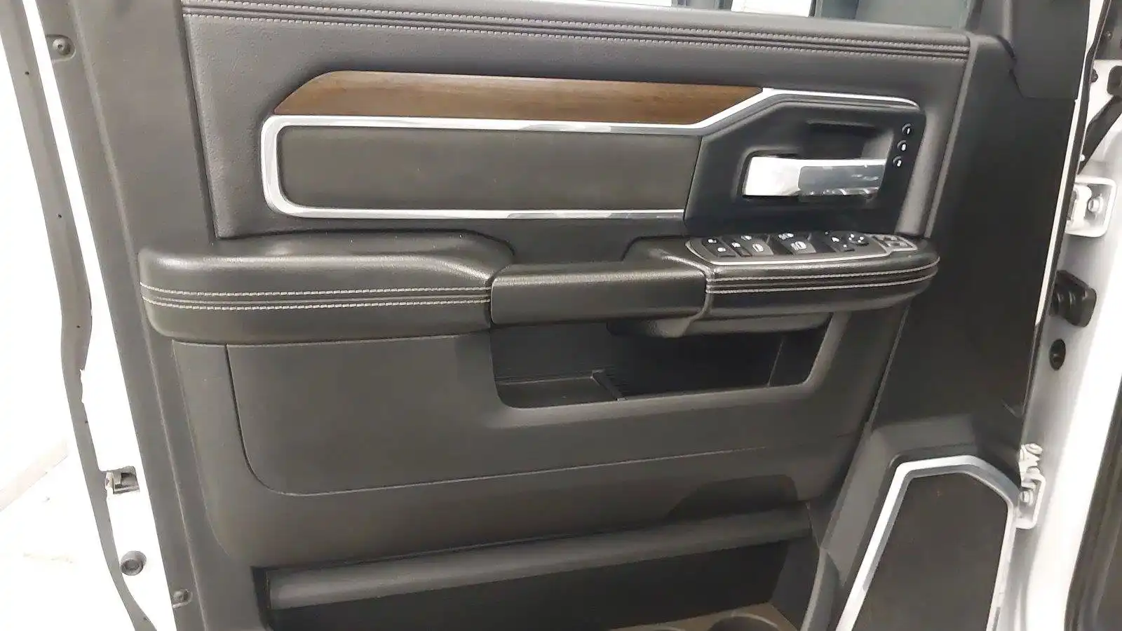 2023 RAM 2500 Laramie 4WD Crew Cab SWB's photo