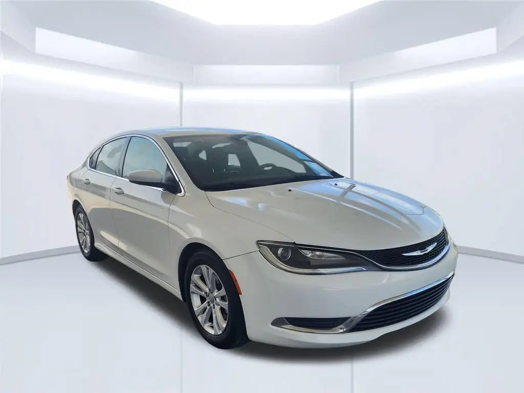2016 Chrysler 200 Limited photo 3