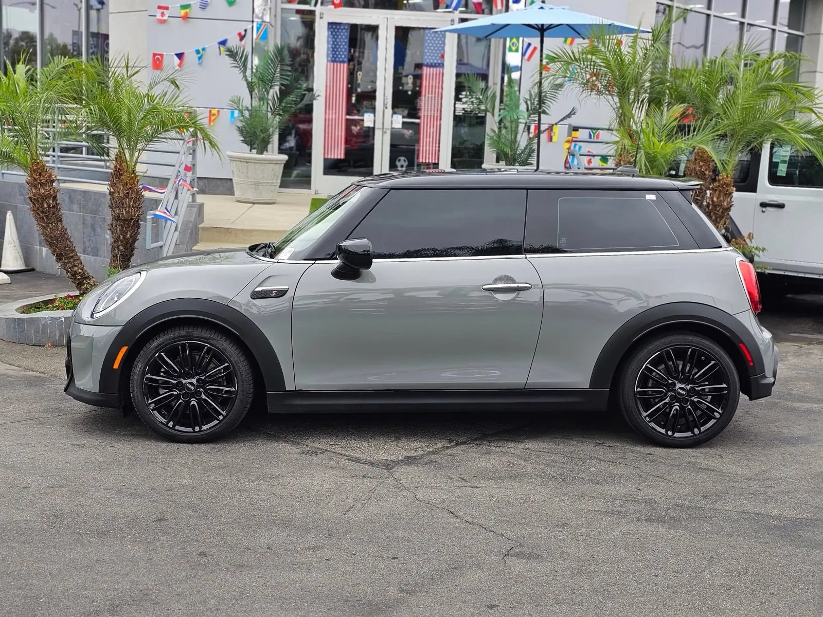 2023 MINI Cooper Cooper S 3 Door photo 4
