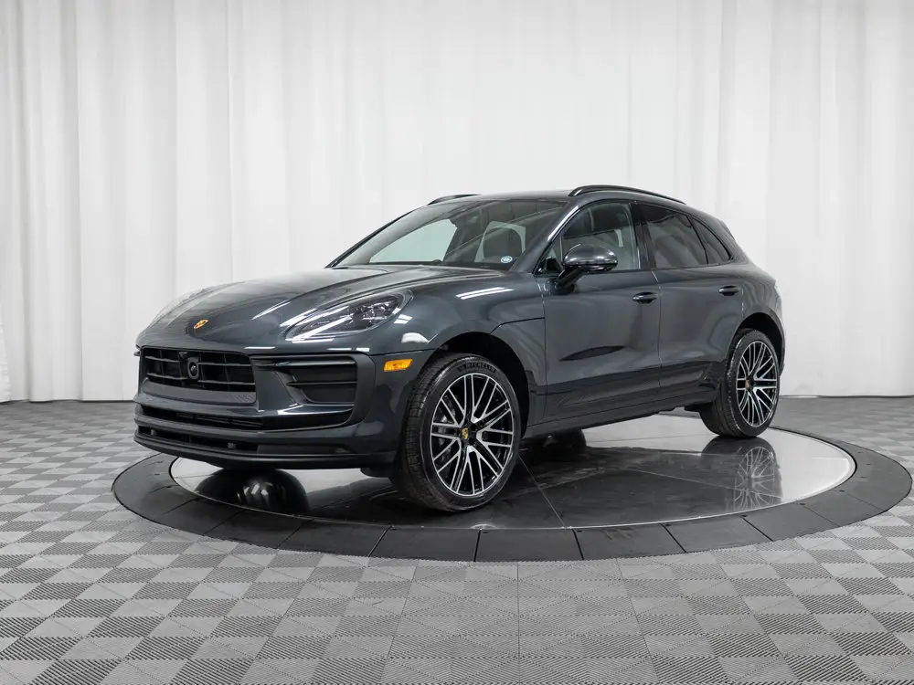 2026 Porsche Macan T photo 1