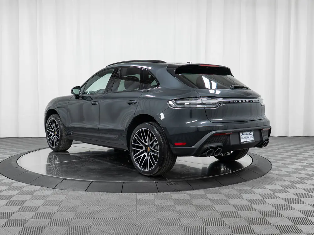 2026 Porsche Macan T photo 3