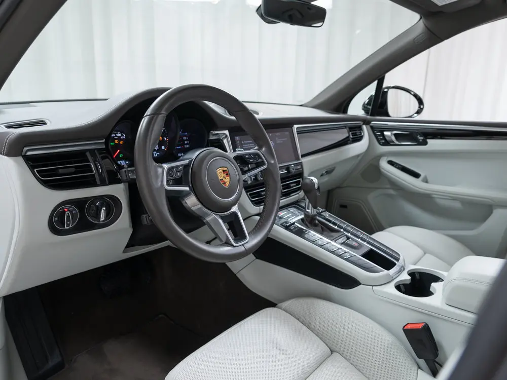 2021 Porsche Macan Base photo 4