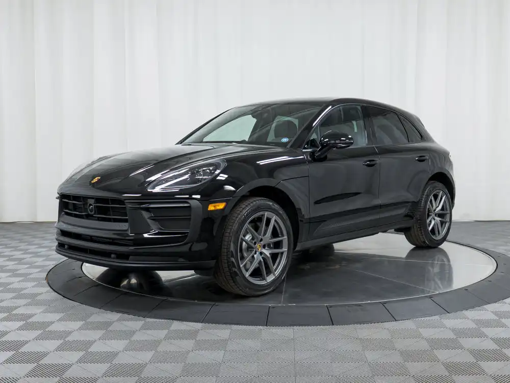 2026 Porsche Macan T's photo
