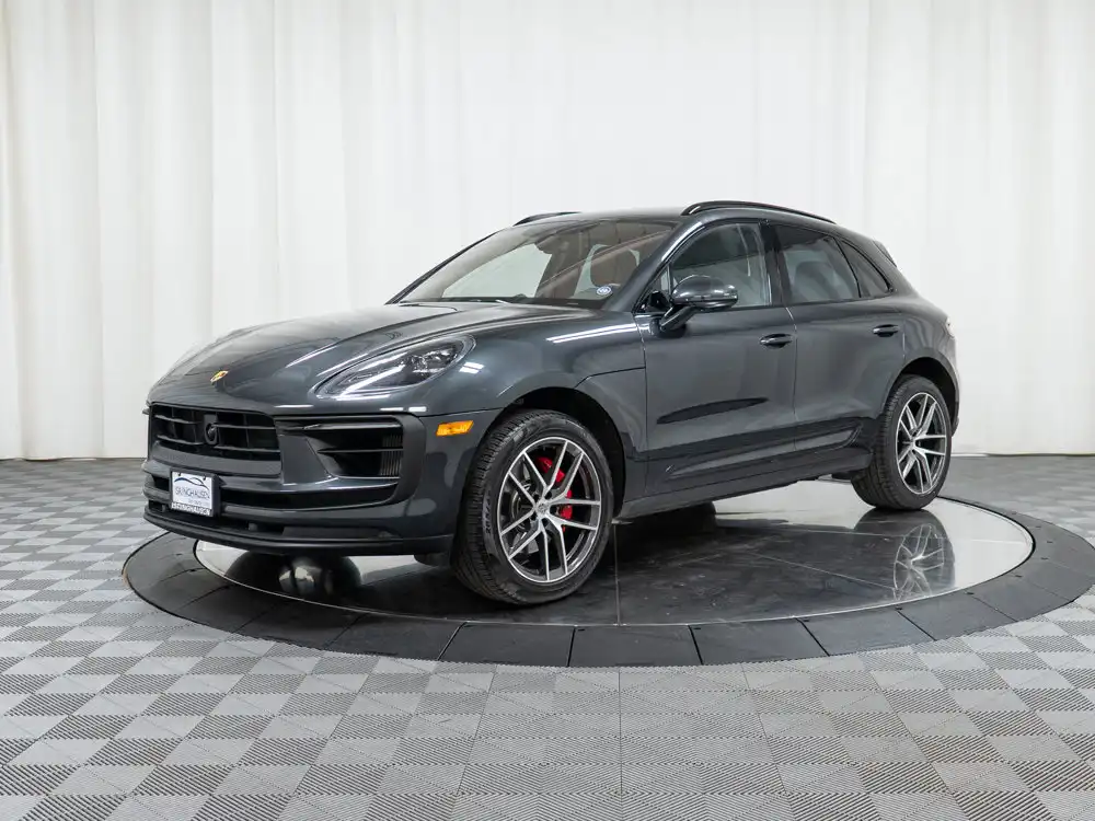 2022 Porsche Macan S's photo