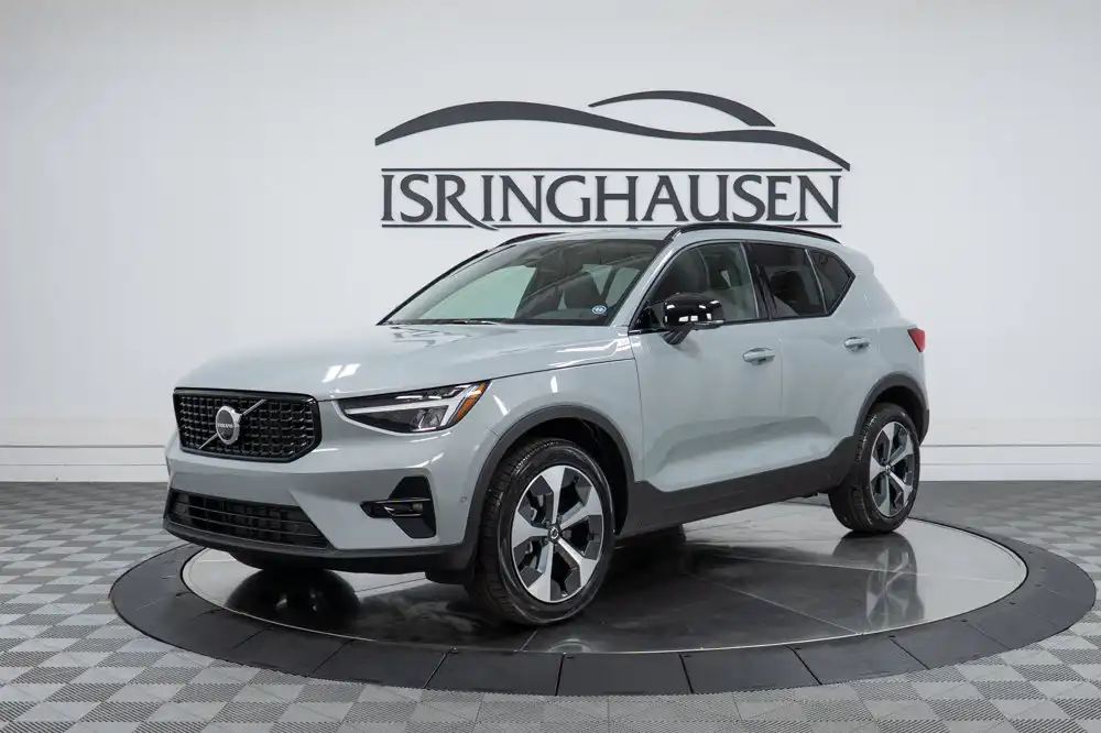 2026 Volvo XC40 B5 Plus Dark AWD's photo