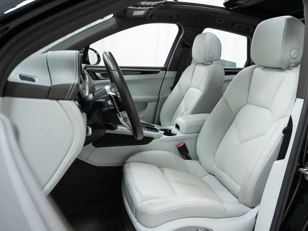 2021 Porsche Macan Base photo 5