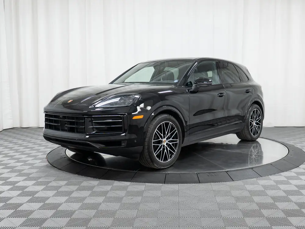 2025 Porsche Cayenne Base photo 1