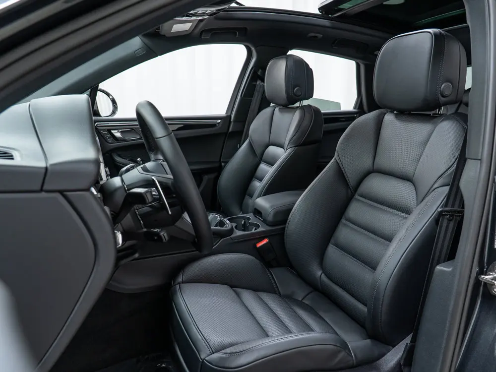 2026 Porsche Macan T photo 5