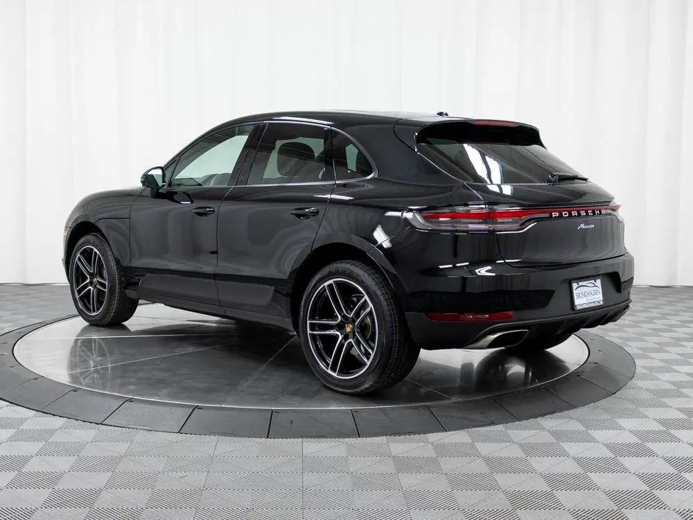 2021 Porsche Macan Base photo 3