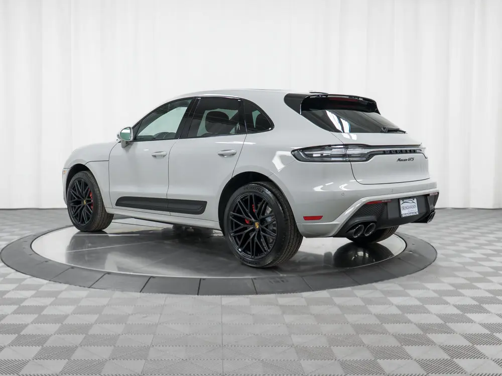 2026 Porsche Macan GTS photo 3