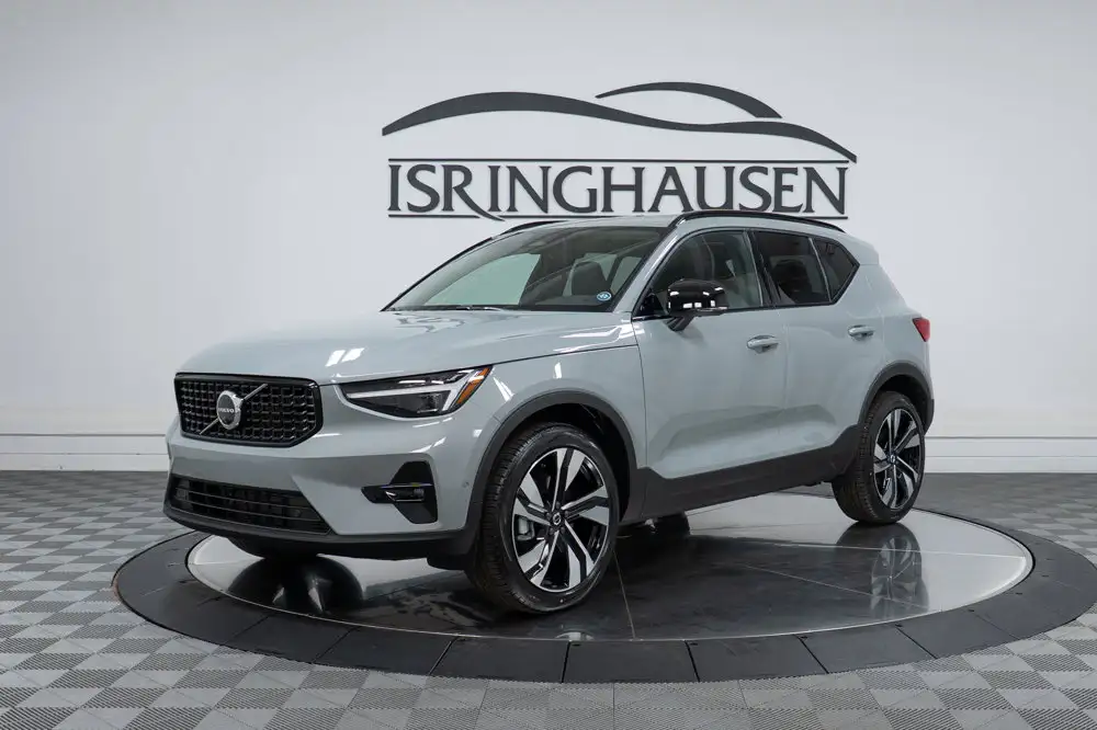 2026 Volvo XC40 B5 Plus Dark AWD's photo