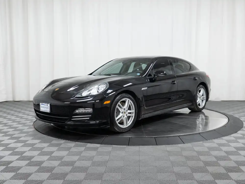 2011 Porsche Panamera 4's photo