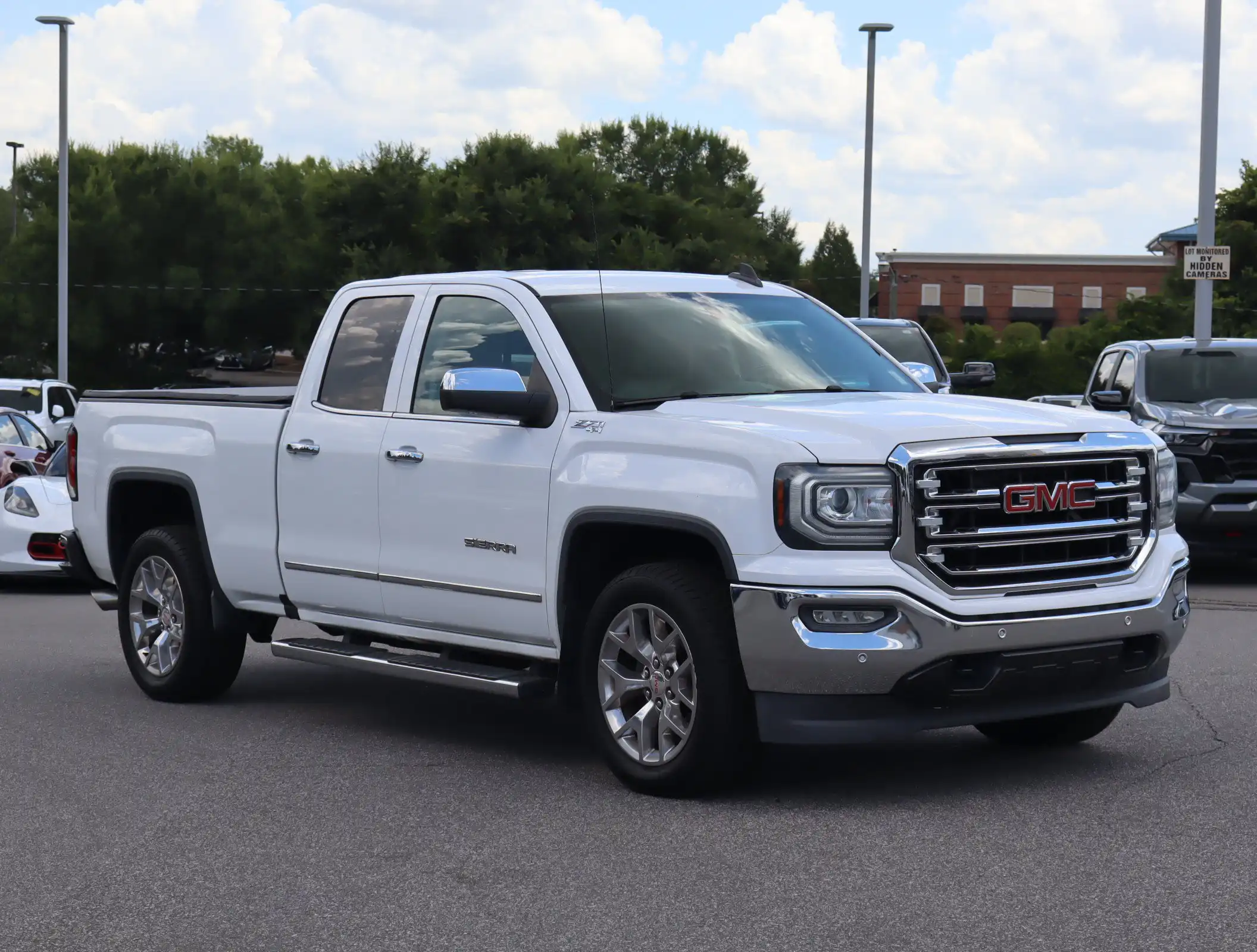 2016 GMC Sierra 4WD Double Cab Standard Box SLT's photo