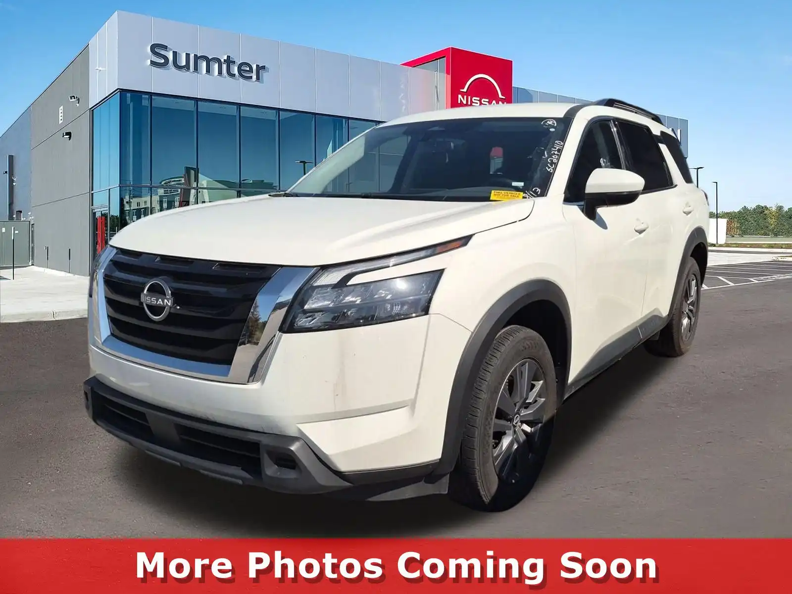 2025 Nissan Pathfinder SV FWD's photo