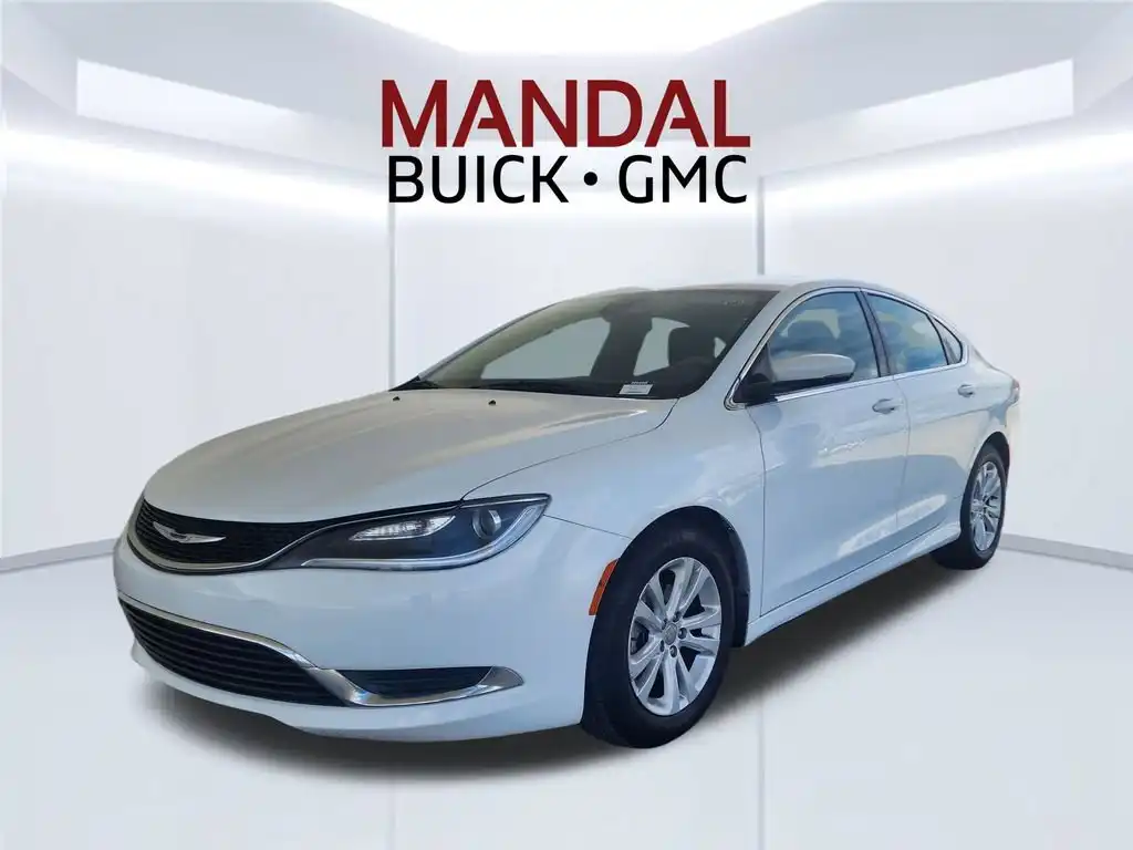 2016 Chrysler 200 Limited's photo