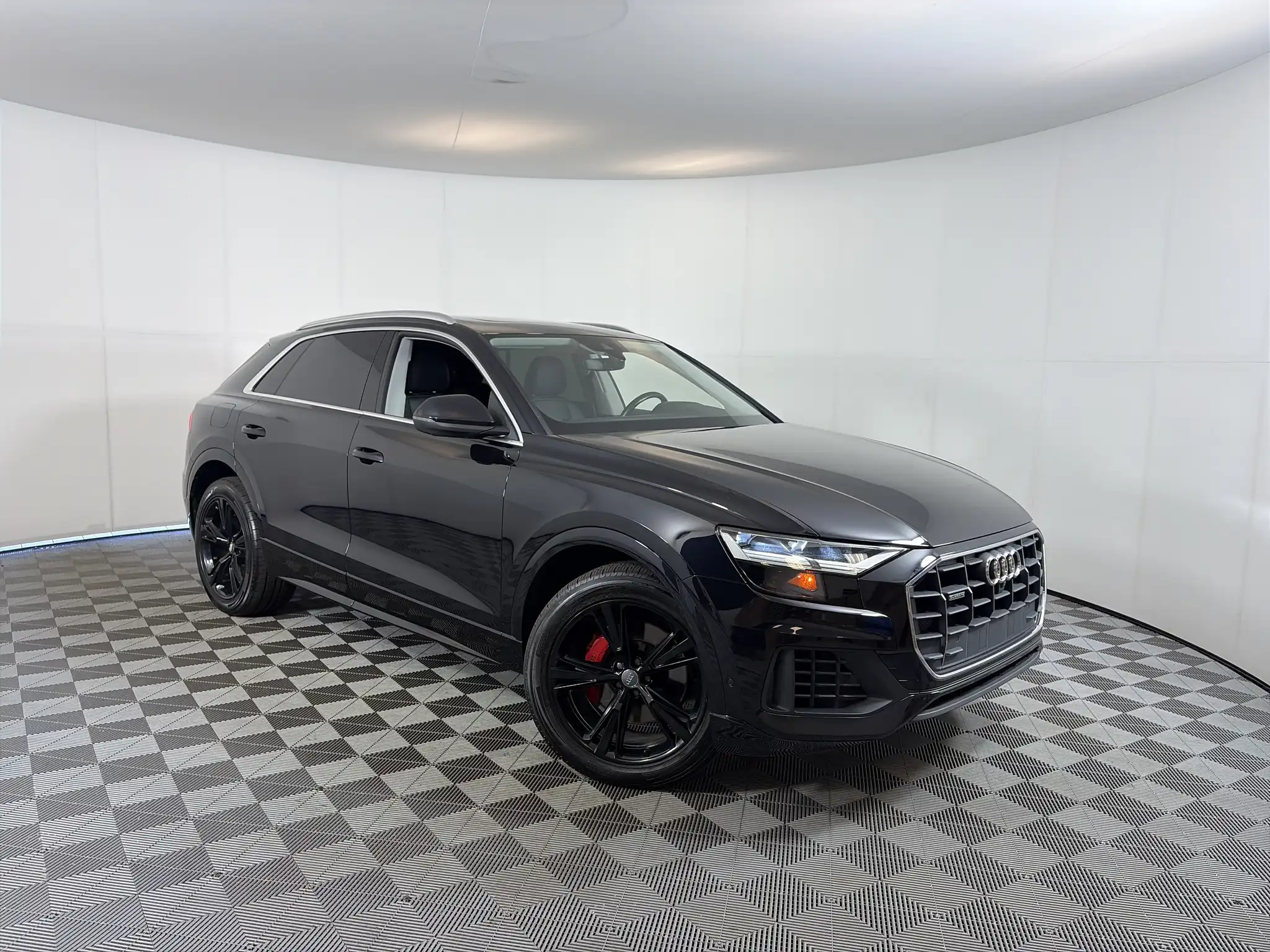 2019 Audi Q8 3.0T Premium Plus quattro Tiptonic's photo