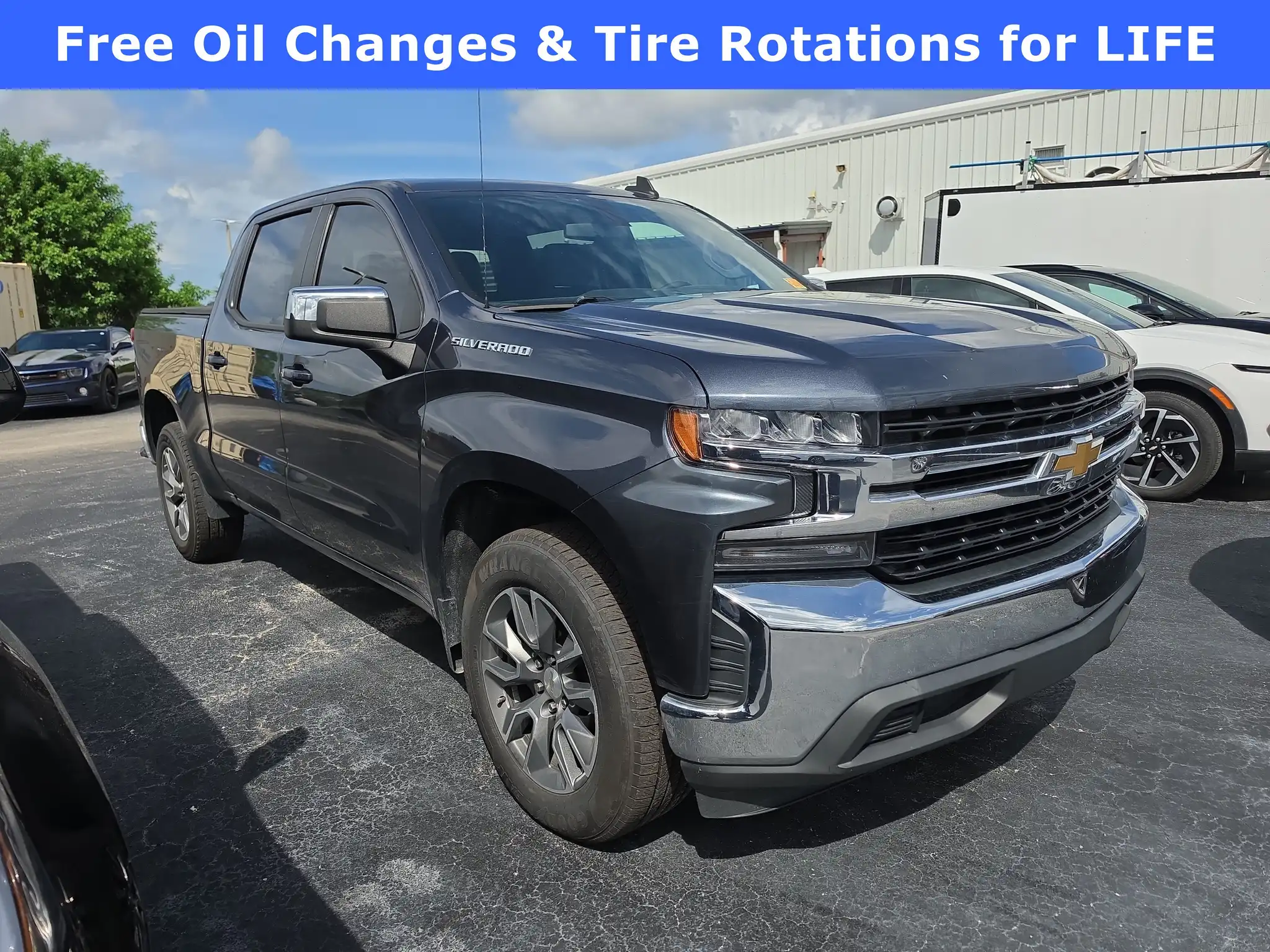2022 Chevrolet Silverado 1500 LT Crew Cab Short Box's photo