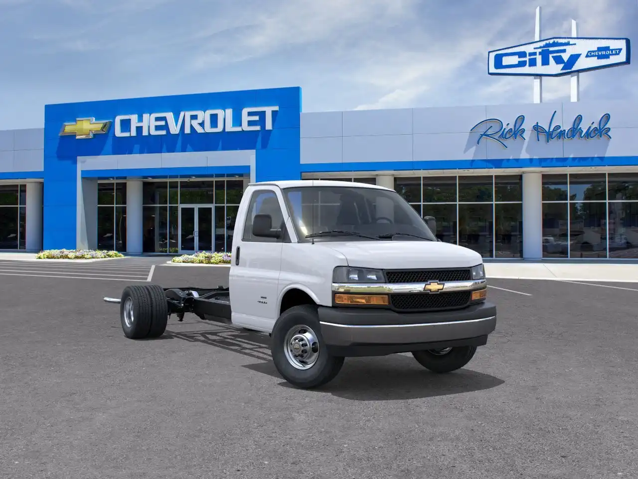 2026 Chevrolet Express 3500 177" WB's photo