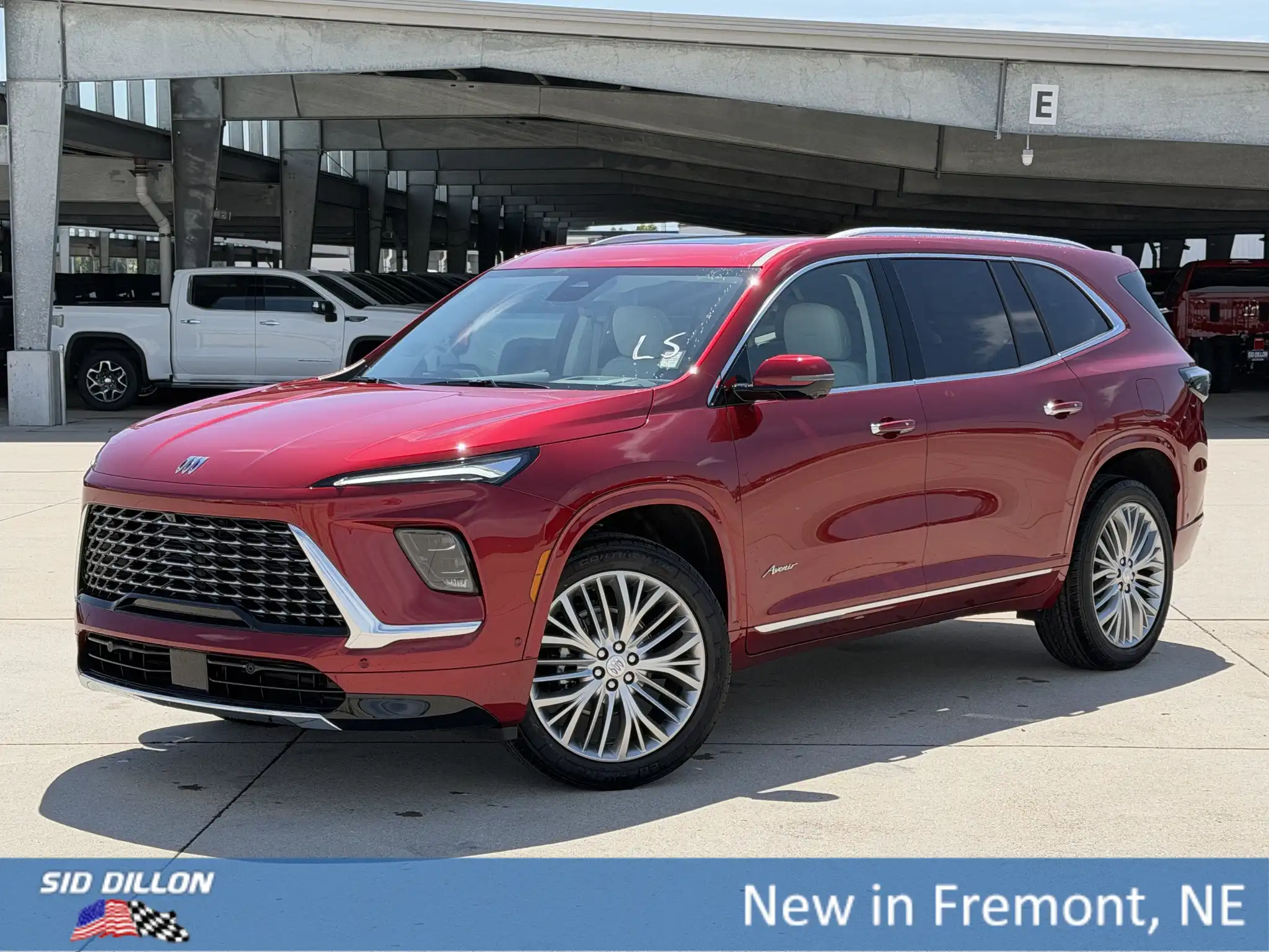 2027 Buick Enclave Avenir AWD's photo