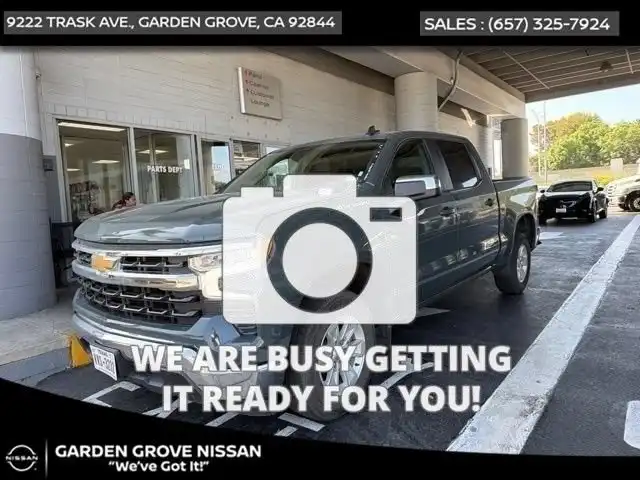 2025 Chevrolet Silverado 1500 LT Crew Cab Short Box's photo