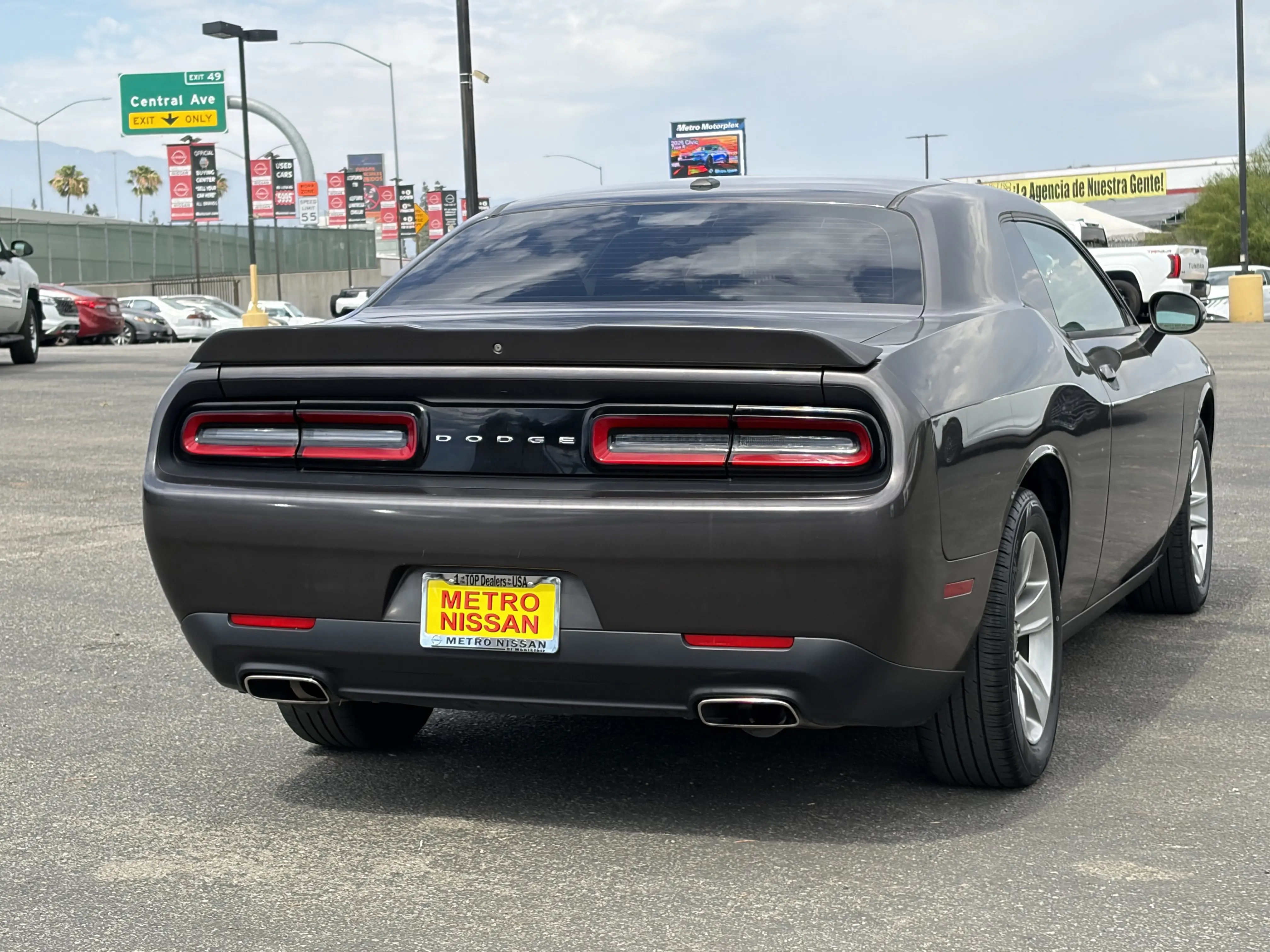 2020 Dodge Challenger SXT Auto photo 5