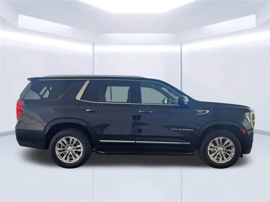 2023 GMC Yukon 4WD SLT photo 4