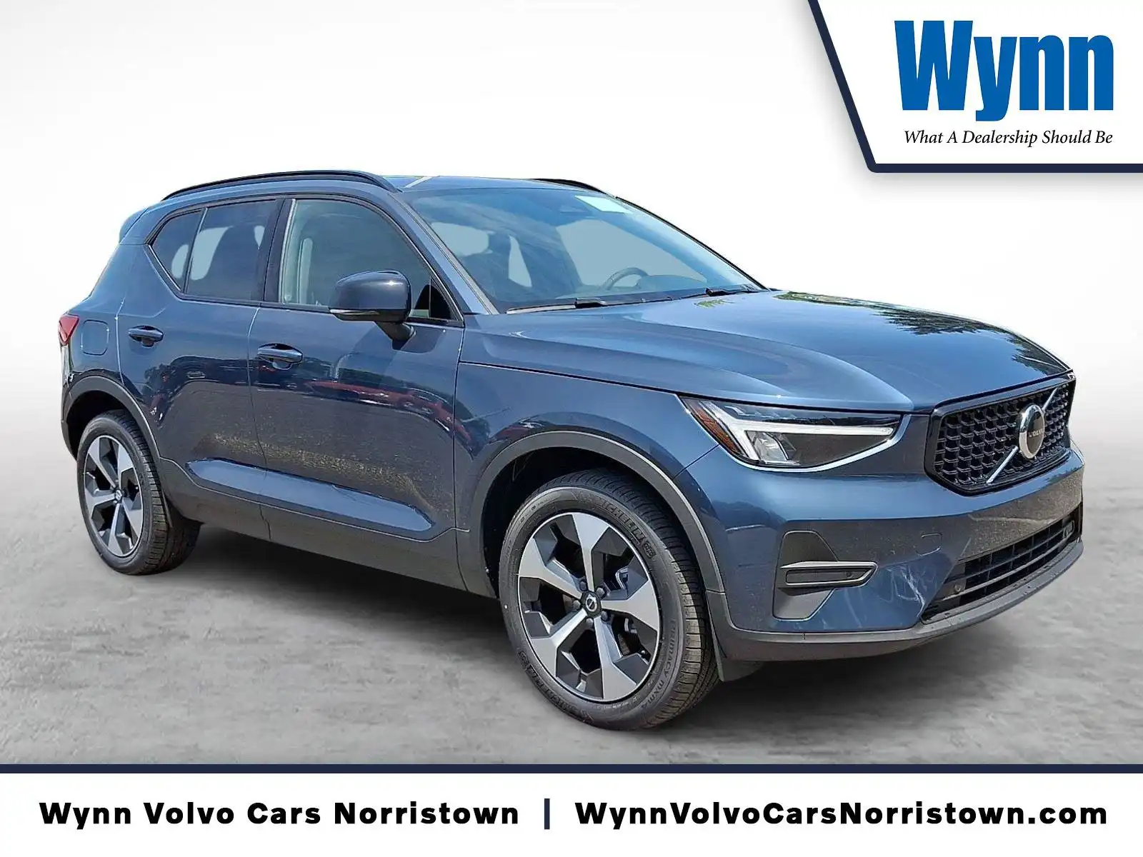 2026 Volvo XC40 B5 Core Dark AWD's photo