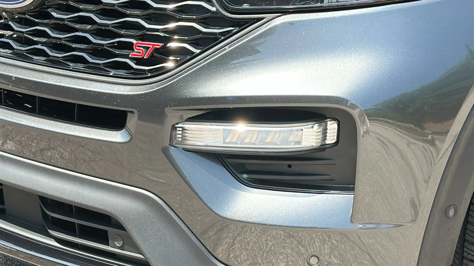2020 Ford Explorer ST 4WD photo 5