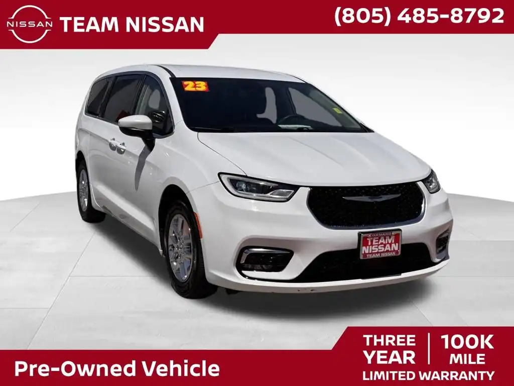 2023 Chrysler Pacifica Touring L's photo