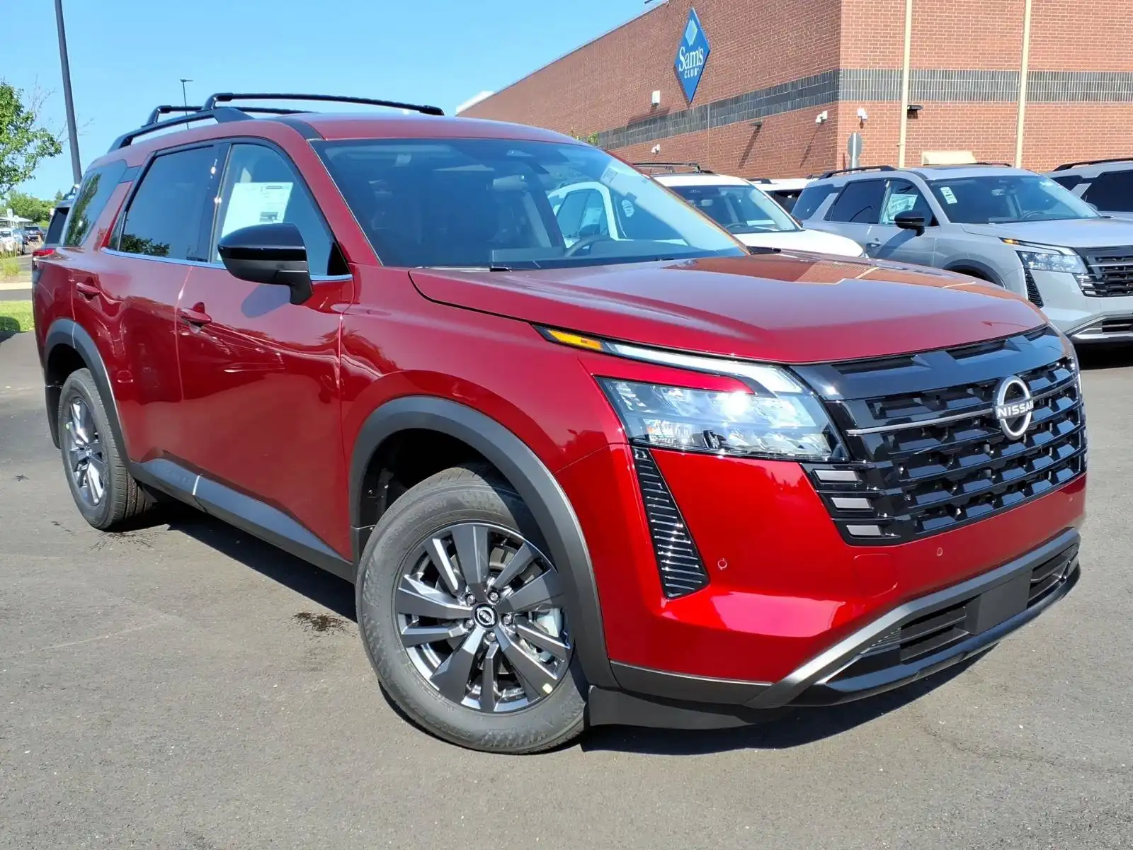 2026 Nissan Pathfinder SV 4WD's photo