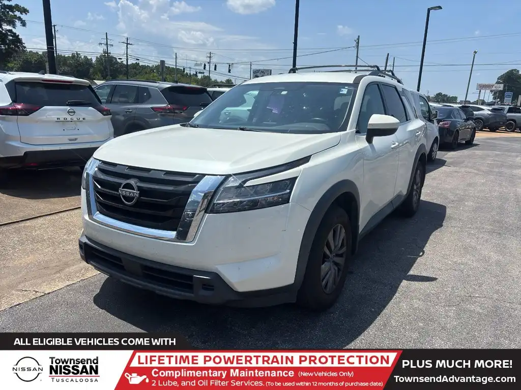 2022 Nissan Pathfinder SV 2WD's photo