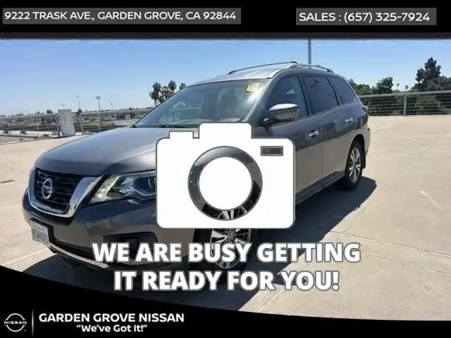 2020 Nissan Pathfinder S FWD's photo