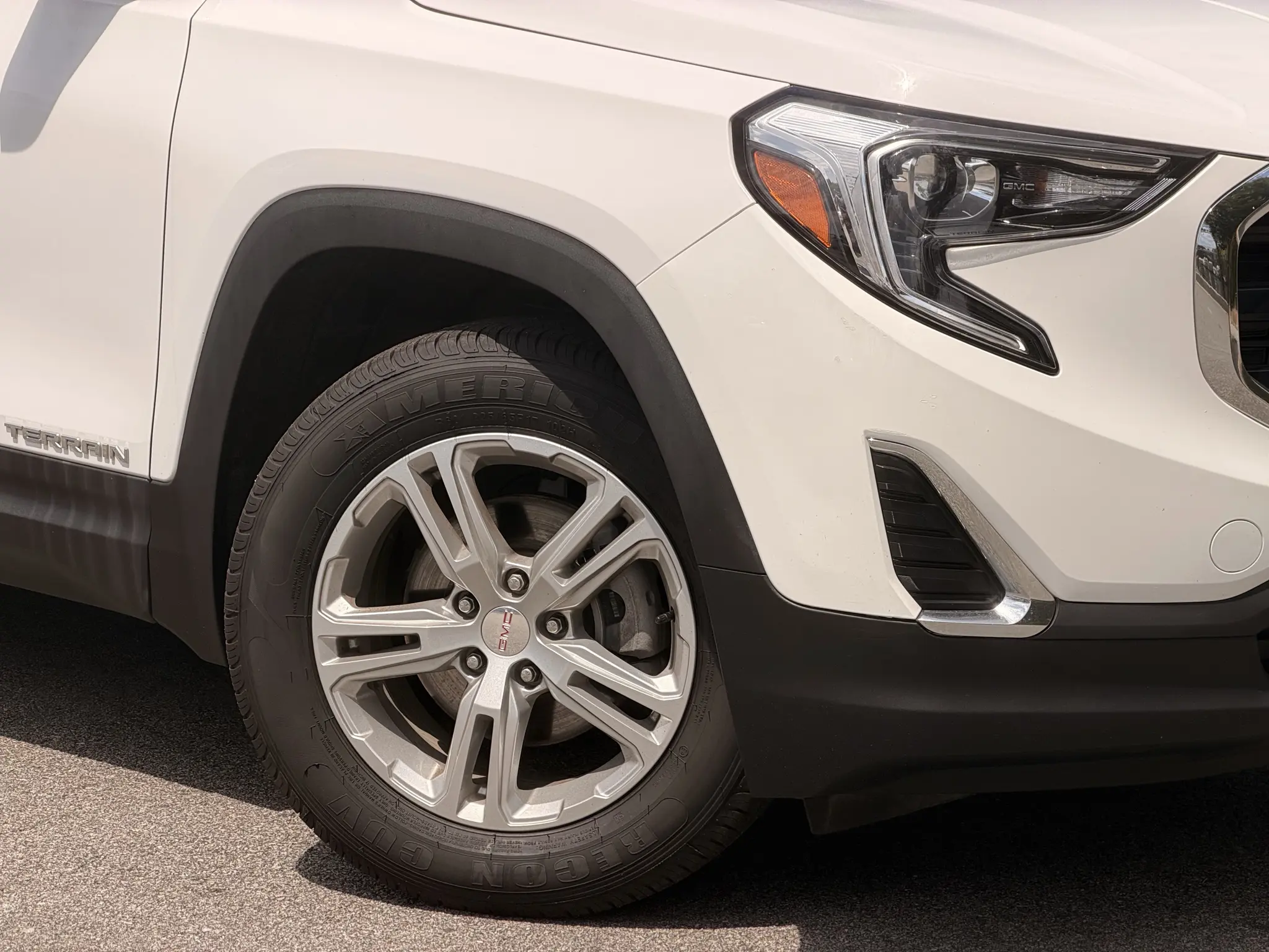 2021 GMC Terrain SLE AWD photo 3