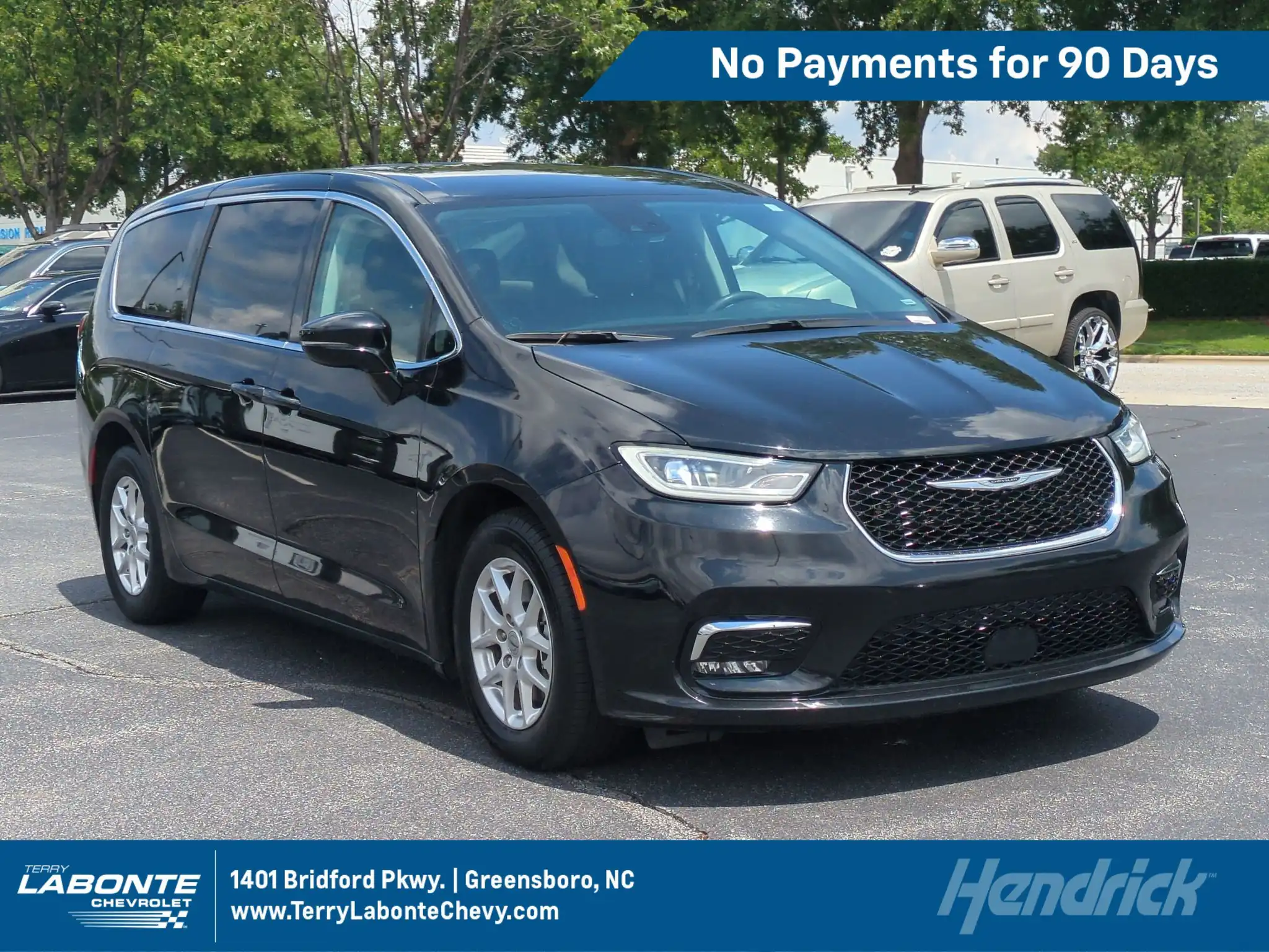 2024 Chrysler Pacifica Touring L's photo