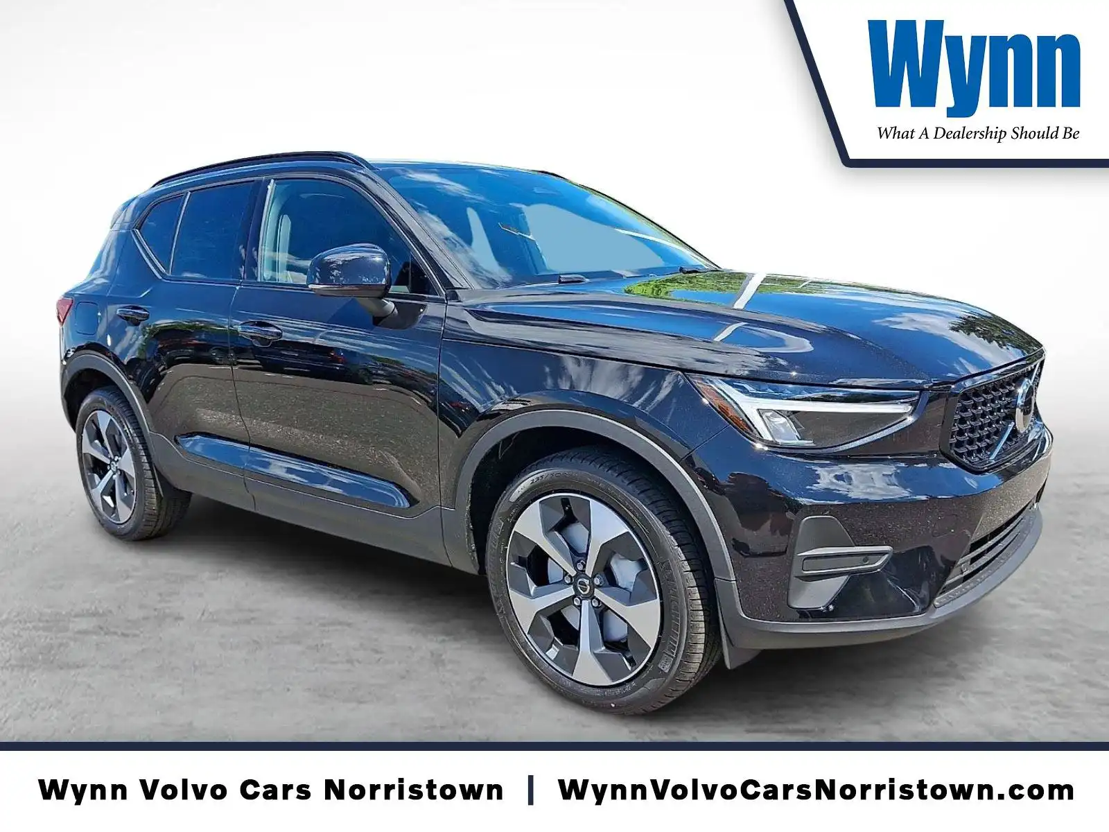 2026 Volvo XC40 B5 Core Dark AWD's photo