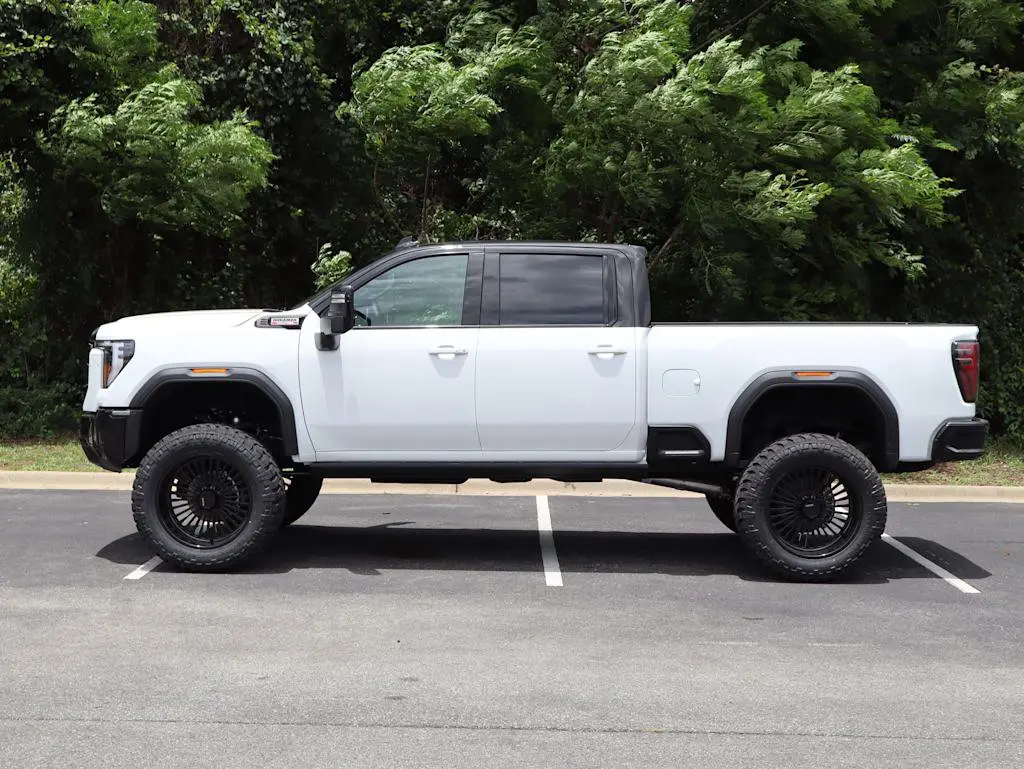 2026 GMC Sierra AT4X 4WD Crew Cab Standard Box photo 5