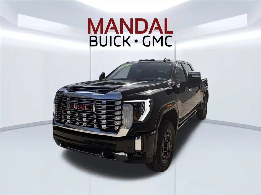 2025 GMC Sierra 4WD Crew Cab Standard Box Denali's photo