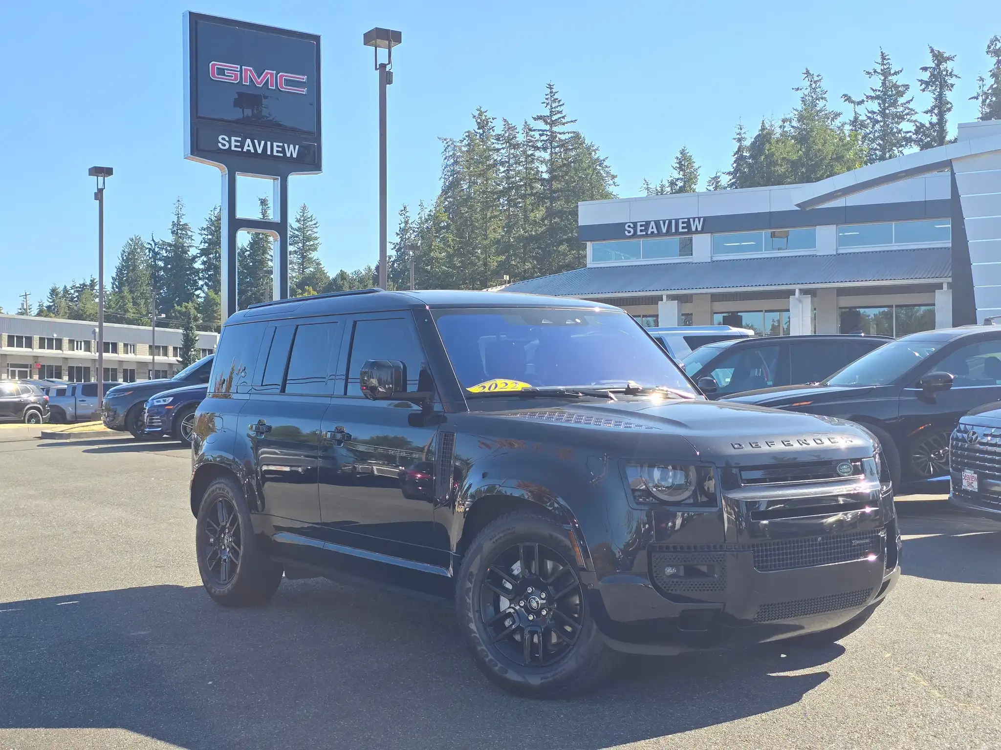 2022 Land Rover Defender X-Dynamic SE's photo