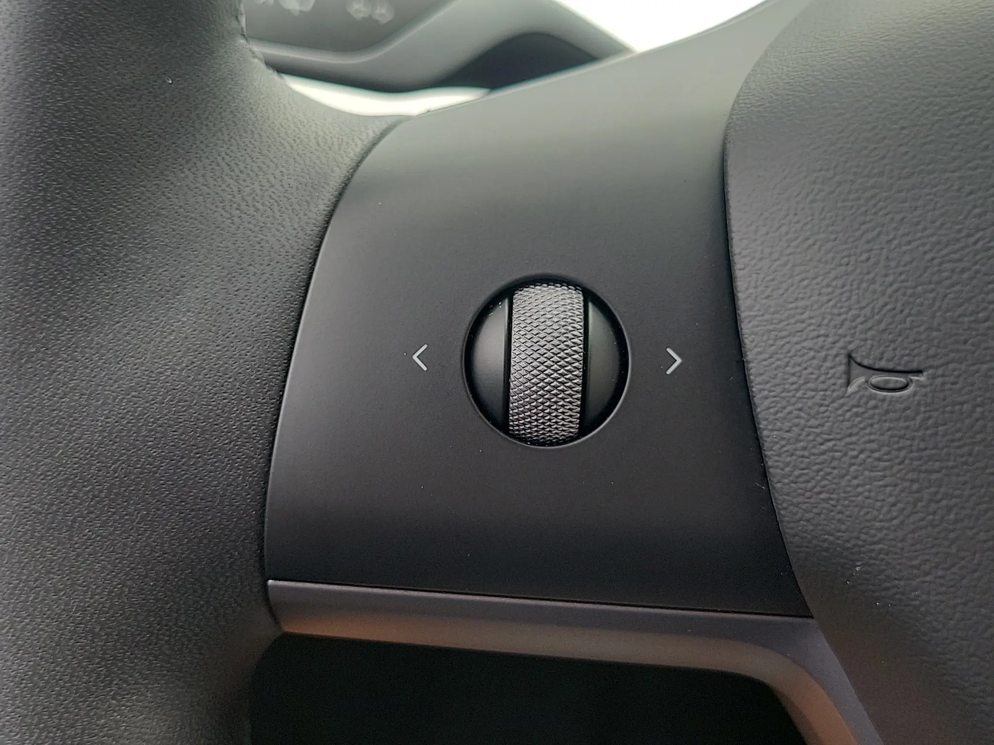 2022 Tesla Model Y Long Range Dual Motor AWD photo 5