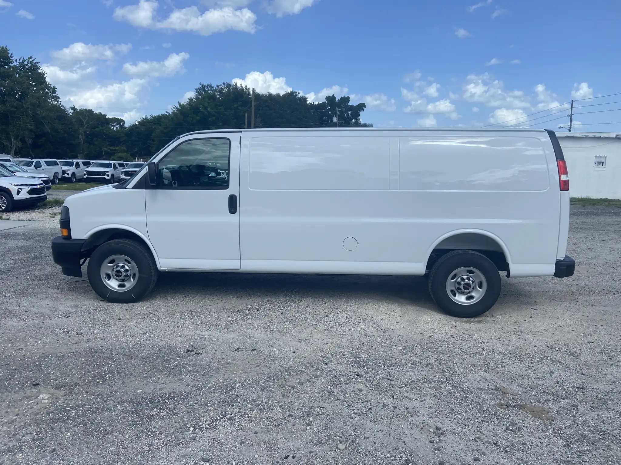 2026 GMC Savana 2500 Ext WB's photo