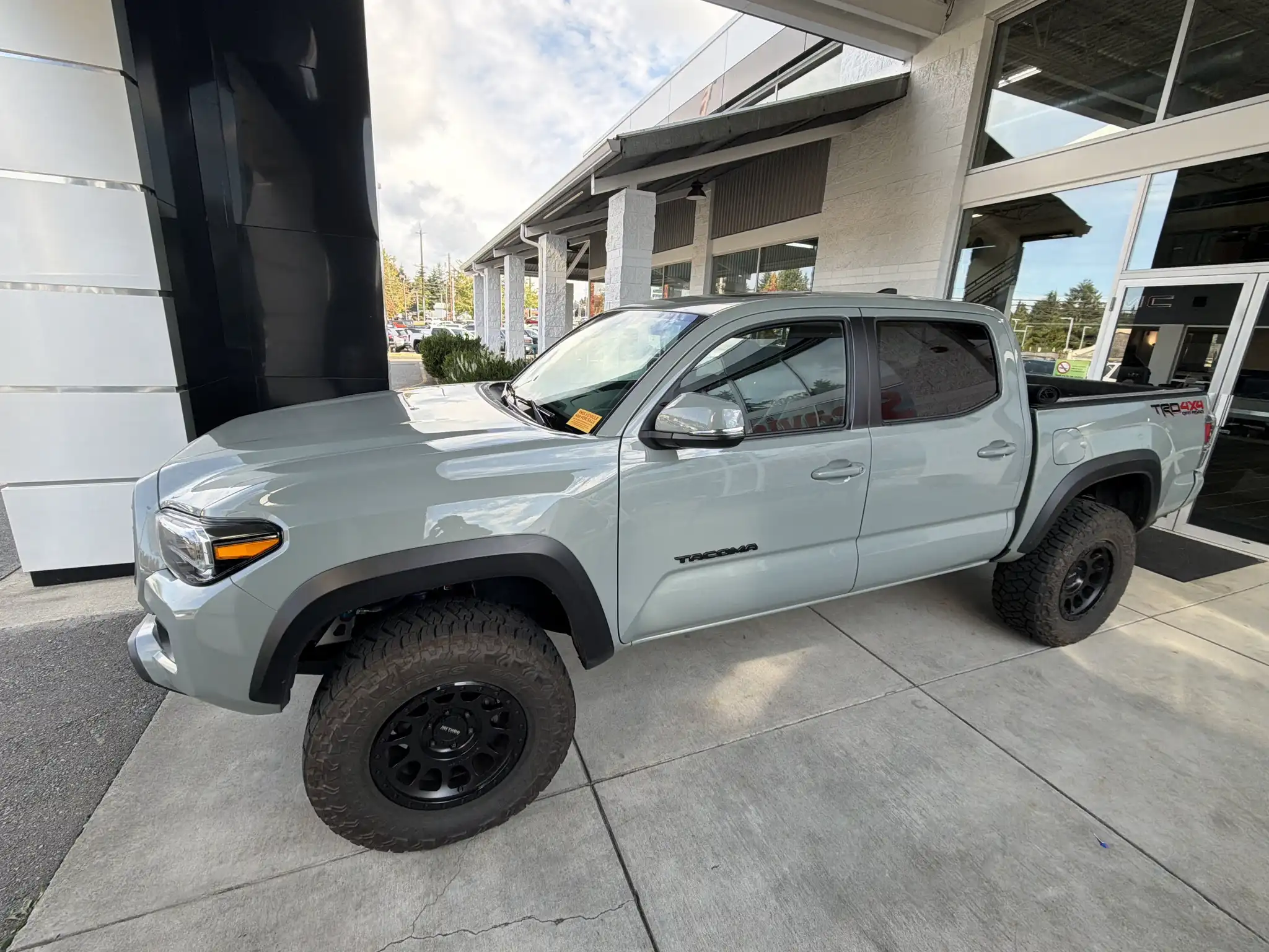 2022 Toyota Tacoma SR Double Cab 4WD V6 Auto Short Bed's photo