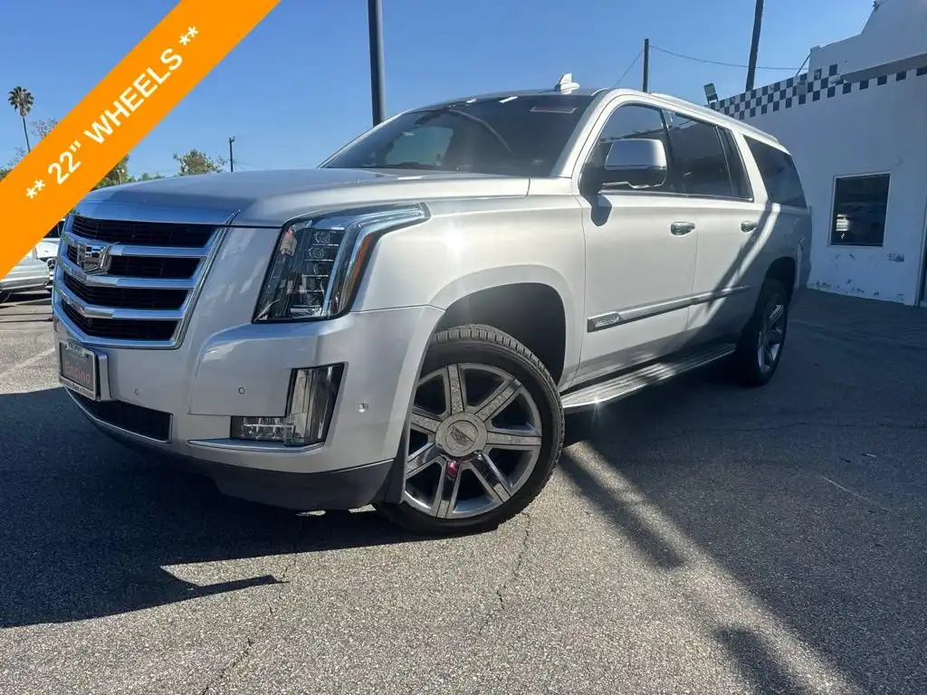 2018 Cadillac Escalade ESV Luxury 2WD's photo